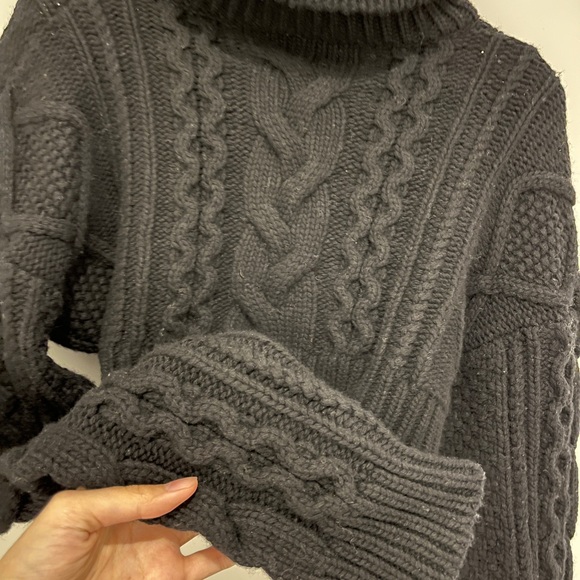 The Frankie Shop cropped black wool sweater - Picture 4 of 6